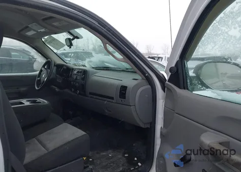 2009 Chevrolet Silverado 1500 Work Truck z USA, uszkodzony, nr VIN 1GCEK14X19Z221709